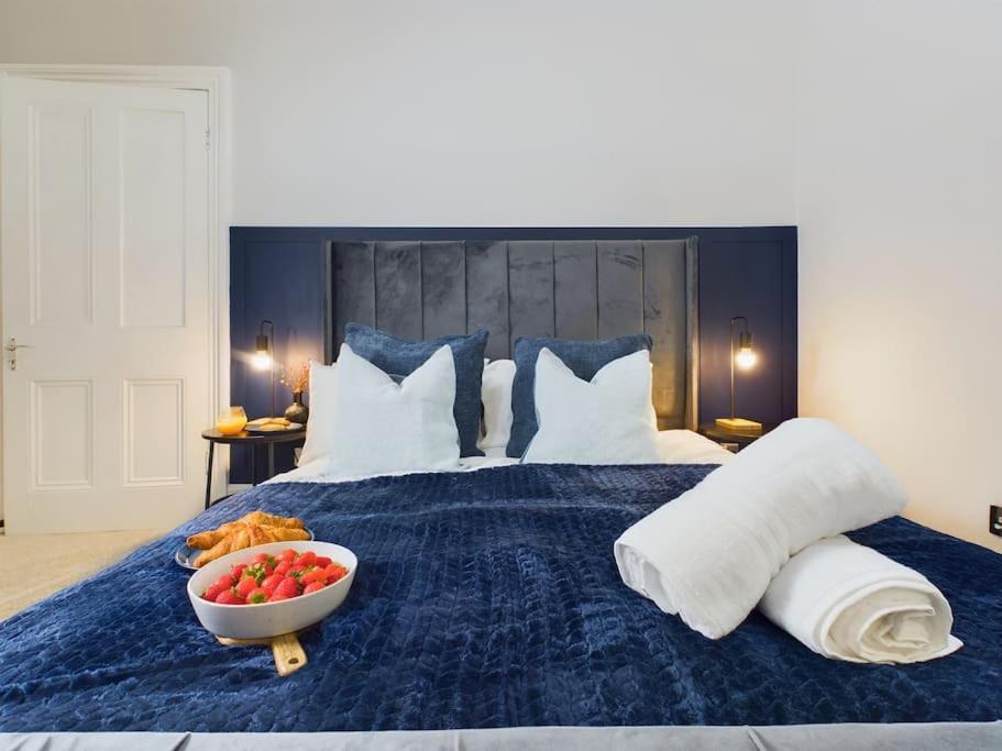 1 Bed West Kensington * Londra
